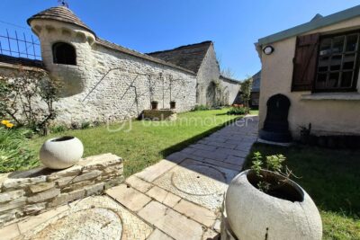 Le charme de l&rsquo;ancien PRIX NEGOCIABLE – 4 pièces – 2 chambres – 91 m²