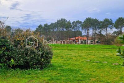Emplacement privilégié – Maison à rénover – Fort potentiel – Proche plage et Vélodyssée – 4 pièces – 2 chambres – 98 m²