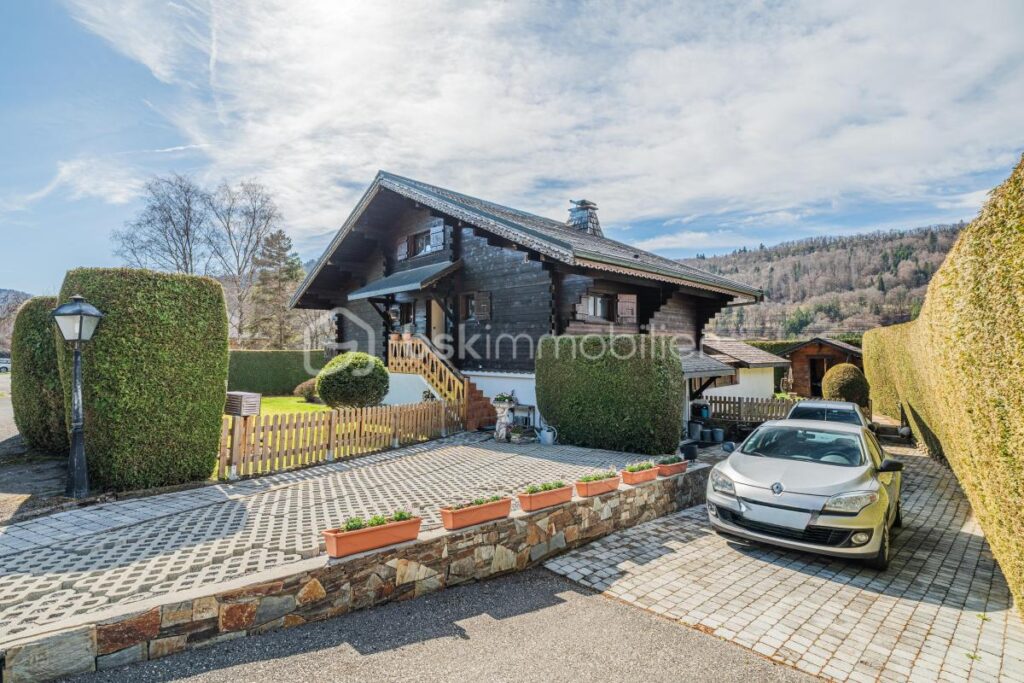 Chalet avec piscine et espace bien-être – Mieussy – 5 pièces – 4 chambres – 158 m²