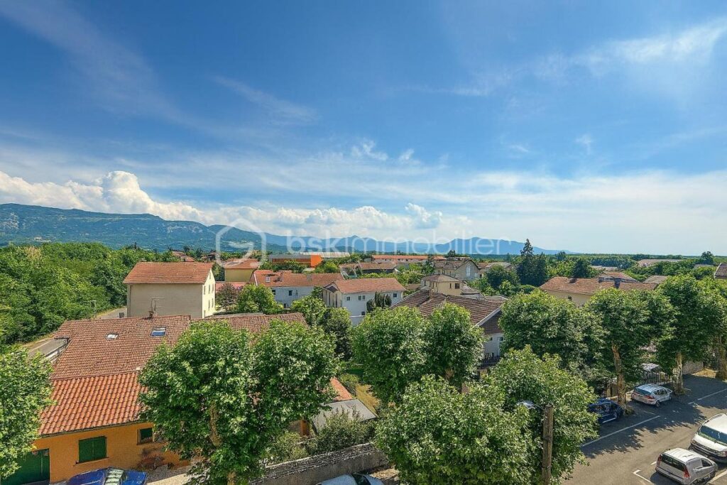 🏡 À vendre – Bel appartement T3 traversant avec vue dégagée – Saint-Marcellin – 4 pièces – 2 chambres – 72 m²