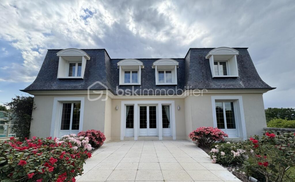 Maison d’exception de 200 m² avec piscine et domaine de 15 000 m² – Cadre naturel préservé – Le Mesnil-Roch (axe Rennes-Saint Malo) – 9 pièces – 5 chambres – 200 m²