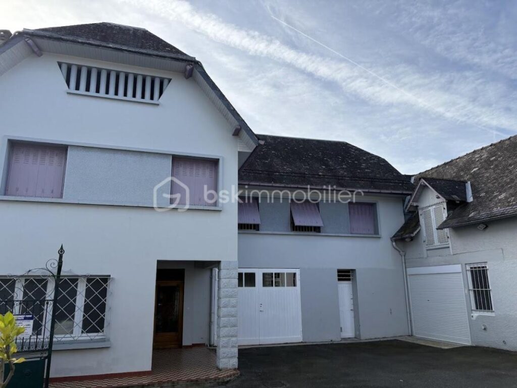 Maison Type T4 + appartement T2 – 13 pièces – 5 chambres – 276 m²