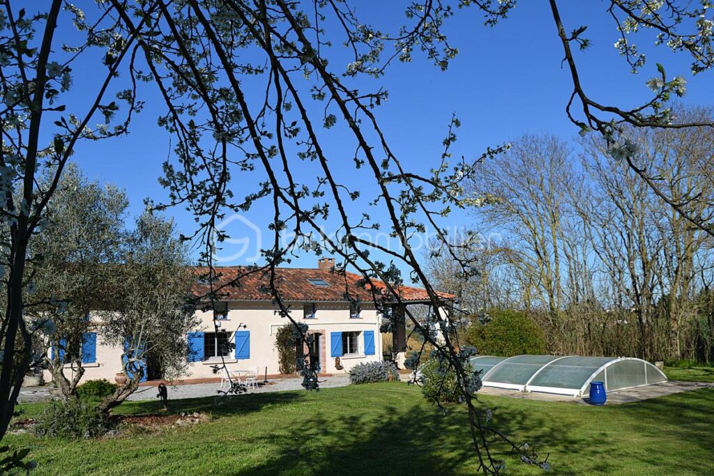 Lauragaise 230 m², piscine, parc et vue dégagée – 7 pièces – 5 chambres – 226 m²
