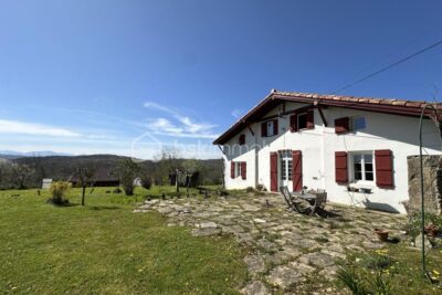 Ferme du XVIIIème Siècle – 7 pièces – 5 chambres – 158 m²