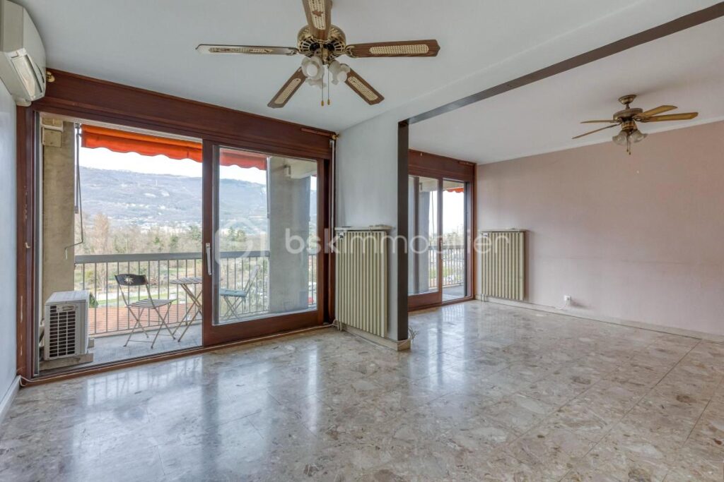 APPARTEMENT T4 93M² – 4 pièces – 2 chambres – 93 m²