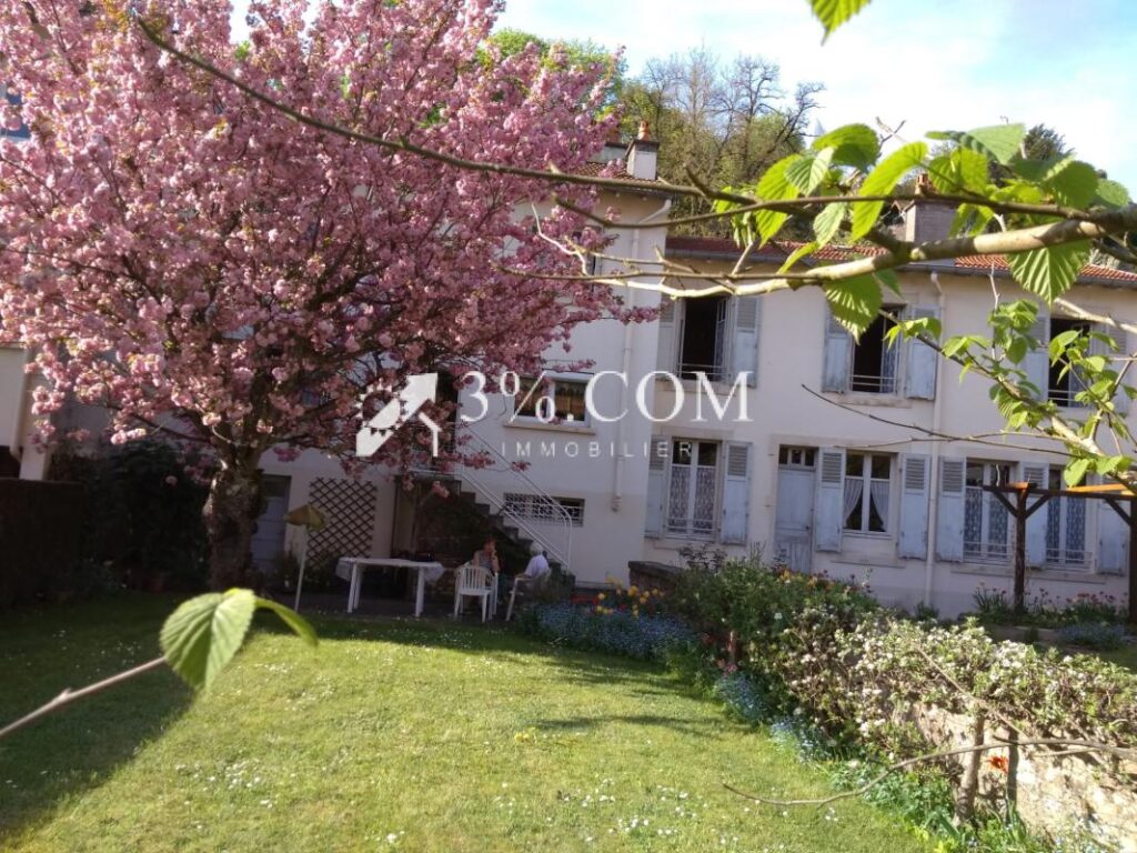 Maison de ville mitoyenne 6 pièces 3 chambres 111 m2 – 6 pièces – 3 chambres – 111 m²