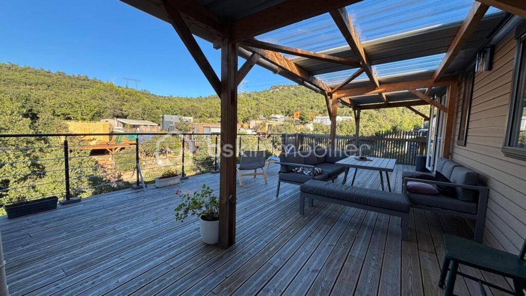 T4 récent et sa magnifique Terrasse à Rocbaron – 4 pièces – 3 chambres – 43 m²