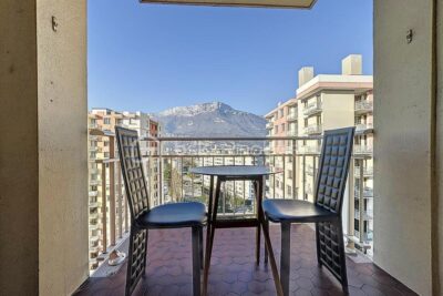 T4 de 83 m² avec balcon –12ème étage sur 14 étages – vue dégagée sans vis-à-vis – 4 pièces – 3 chambres – 83 m²