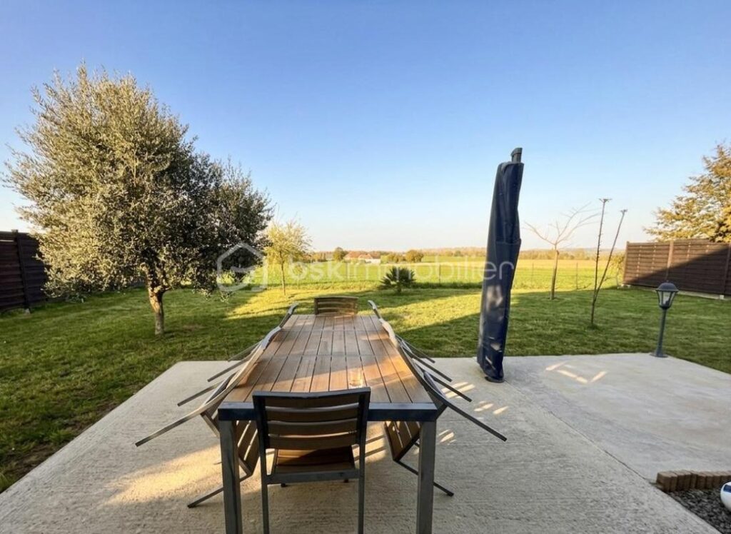 Proche Le Mans Nord, Pavillon plain pied et vue sur campagne – 5 pièces – 3 chambres – 102 m²