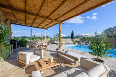 SUPERBE MAS EN PIERRES ENTIEREMENT RENOVE DANS LE GARD – 5 pièces – 4 chambres – 185 m²