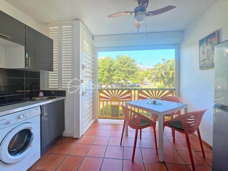 Studio Anse des Rochers plage et piscine – 1 pièce – 1 chambre – 29 m²