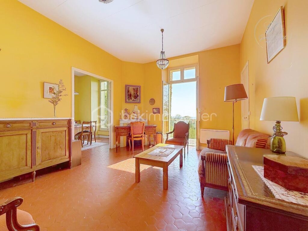 Appartement 5/6 pièces de 104 m² à Grasse – 5 pièces – 3 chambres – 103 m²