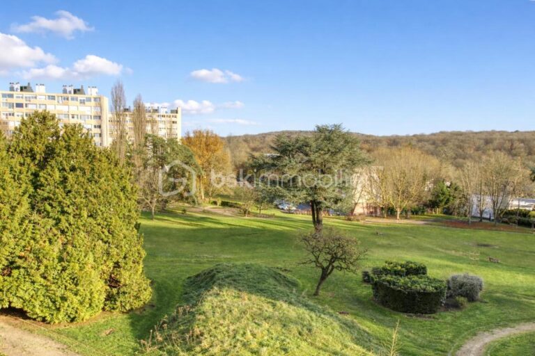 APPARTEMENT F2 – 1 chambre avec balcon et vue sur forêt – 2 pièces – 1 chambre – 36 m²