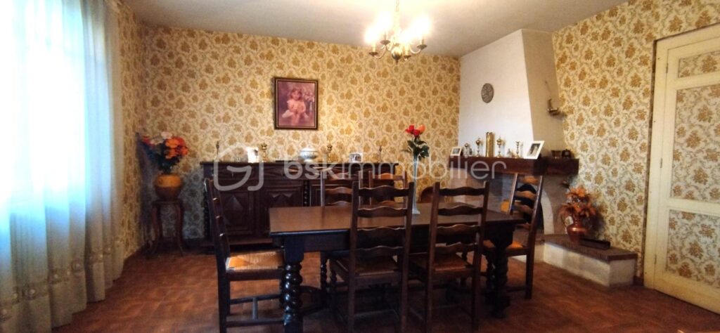 OPPORTUNITE RARE! – 7 pièces – 4 chambres – 164 m²