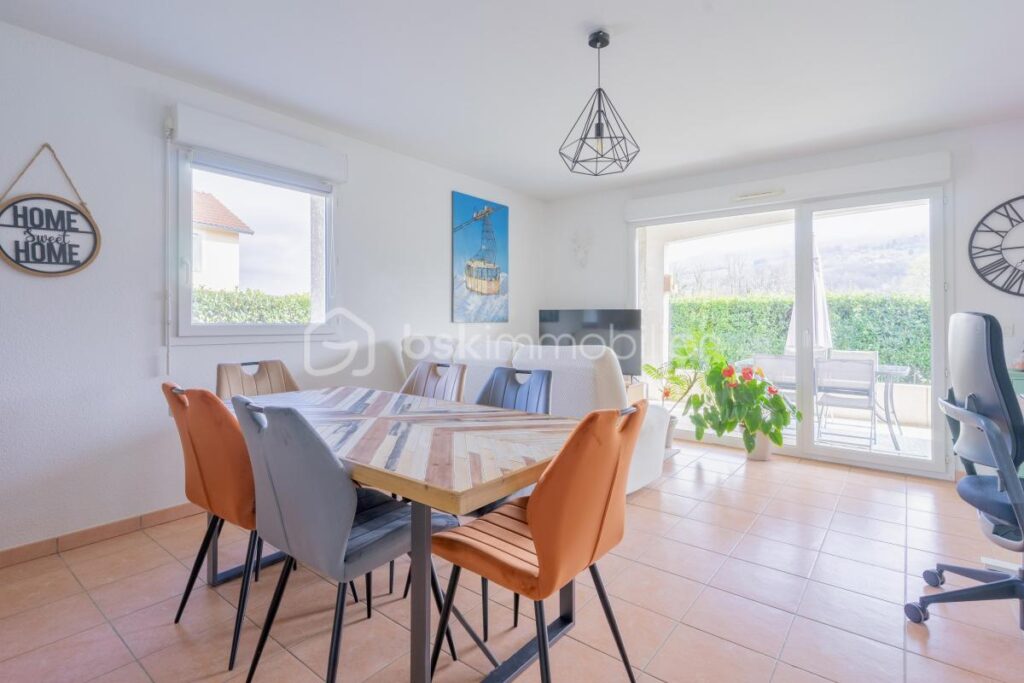 RARE À SEYSSEL – T3 rez-de-jardin avec garage et place de parking – Bord du rhône – 3 pièces – 2 chambres – 66 m²