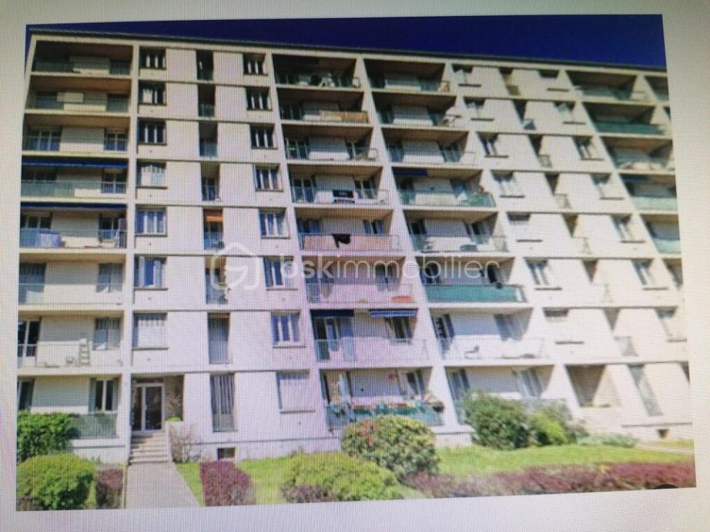 Appartement à vendre au dernier étage dans une résidence sécurisée avec garage secteur Barral Montferrat 38100 GRENOBLE – 3 pièces – 2 chambres – 70 m²