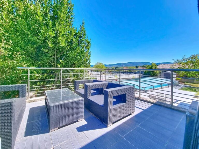 MAISON avec sous-sol total et piscine – 5 pièces – 4 chambres – 126 m²