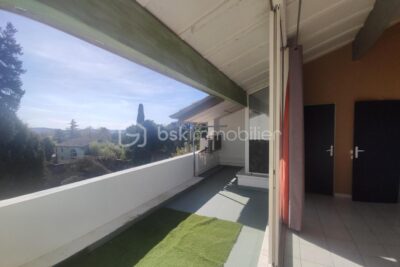 Appartement T3 de 68m² – Balcon avec vue dégagée – Cour privée – 3 pièces – 2 chambres – 68 m²