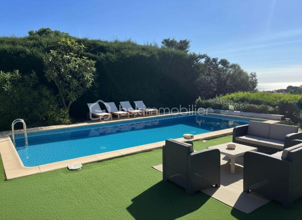 Villa vue, mer, spacieuse à Saint Aygulf 163 m² – 6 pièces – 5 chambres – 163 m²