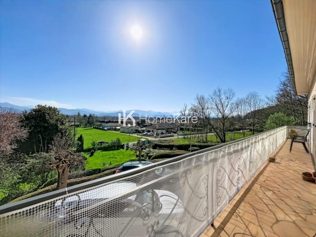 UNE VUE SUR LES PYRÉNÉESIMPRENABLE – 5 pièces – 4 chambres – 224 m²