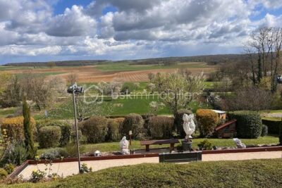 Maison de famille / de copains avec vue panoramique – 9 pièces – 3 chambres – 94 m²