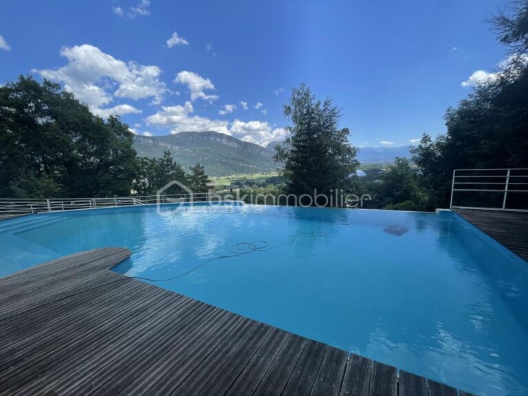 VEUREY-VOROIZE – VUE PANORAMIQUE À COUPER LE SOUFFLE – 10 pièces – 4 chambres – 335 m²