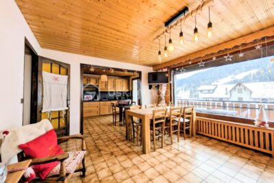 LE GRAND BORNAND — CALME — VUE DEGAGEE — 3 CHAMBRES — CAVE — GRENIER — 4 PLACES DE PARKING – 4 pièces – 3 chambres – 82 m²