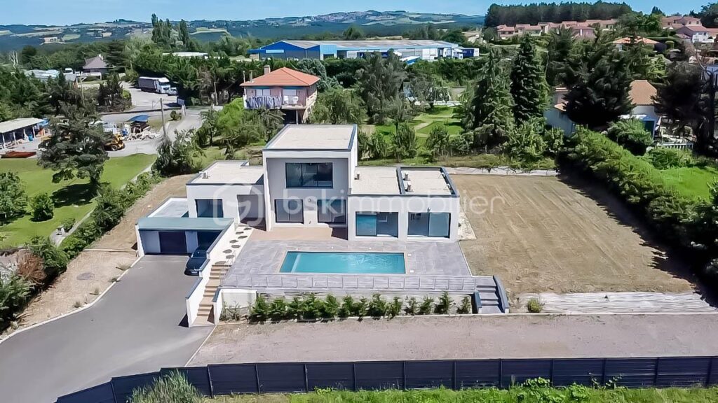 *** SUBLIME VILLA CONTEMPORAINE DE 198M2, AVEC PISCINE ET GARAGE *** – 6 pièces – 4 chambres – 198 m²