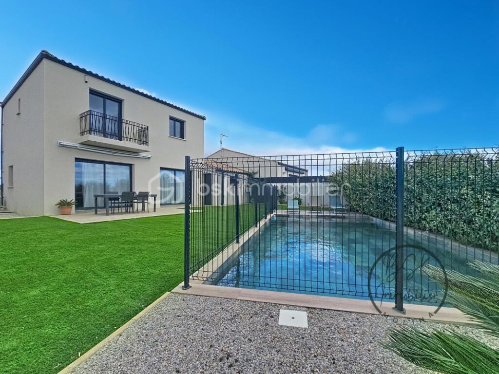 VILLA MODERNE AVEC GARAGE, PISCINE ET VUE CAMPAGNE À COLOMBIERS – 4 pièces – 2 chambres – 103 m²