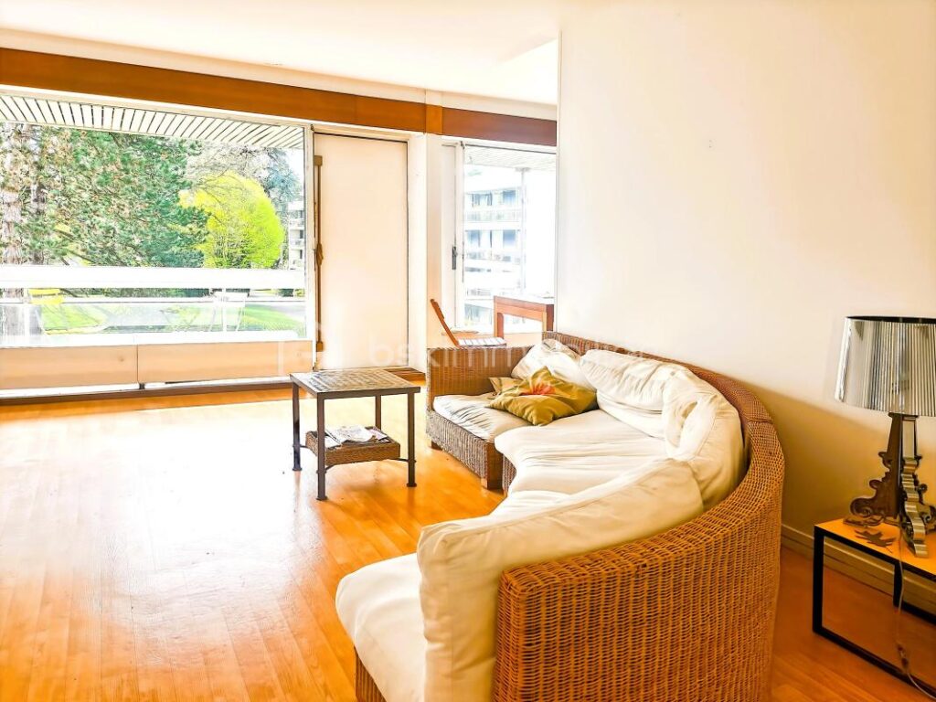 Versailles Clagny – Appartement 4 pièces – 86,74 m² – 2ᵉ étage avec ascenseur – balcons – parking – 4 pièces – 2 chambres – 87 m²