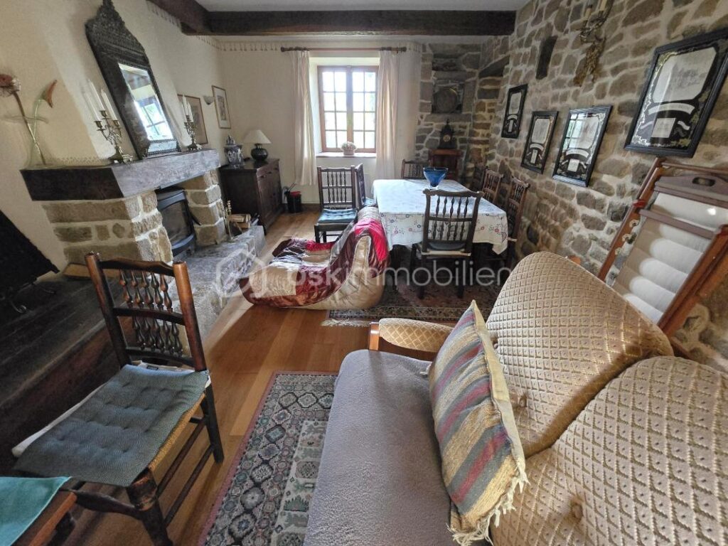 Maison de caractère – Volume, élégance et charme authentique – 182 m² – 6 pièces – 3 chambres – 182 m²