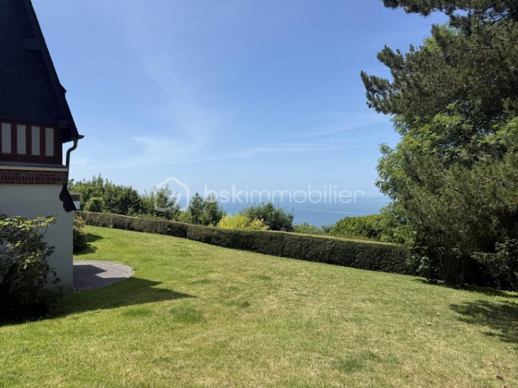 À VENDRE – Propriété avec Vue Mer à Villerville – 9 pièces – 6 chambres – 340 m²