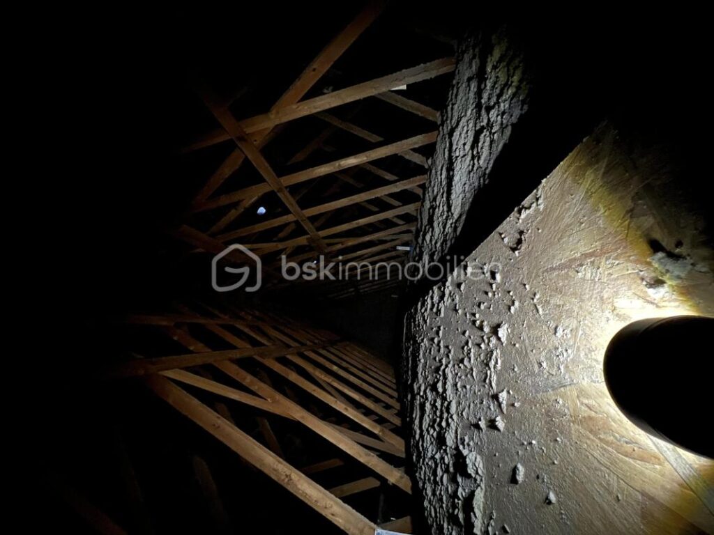 A saisir maison avec un fort potentiel – 5 pièces – 3 chambres – 108 m²