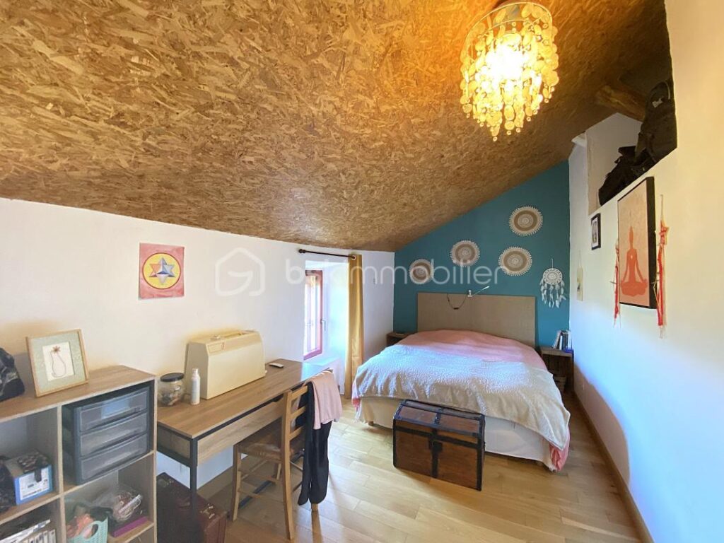 Charme, nature & autonomie – 147 m² + grange – Sud Aveyron – 5 pièces – 3 chambres – 147 m²