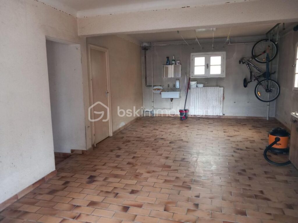PROPRIETE avec Vue sur le Pont du Gard – Rare sur le secteur – 9 pièces – 6 chambres – 248 m²
