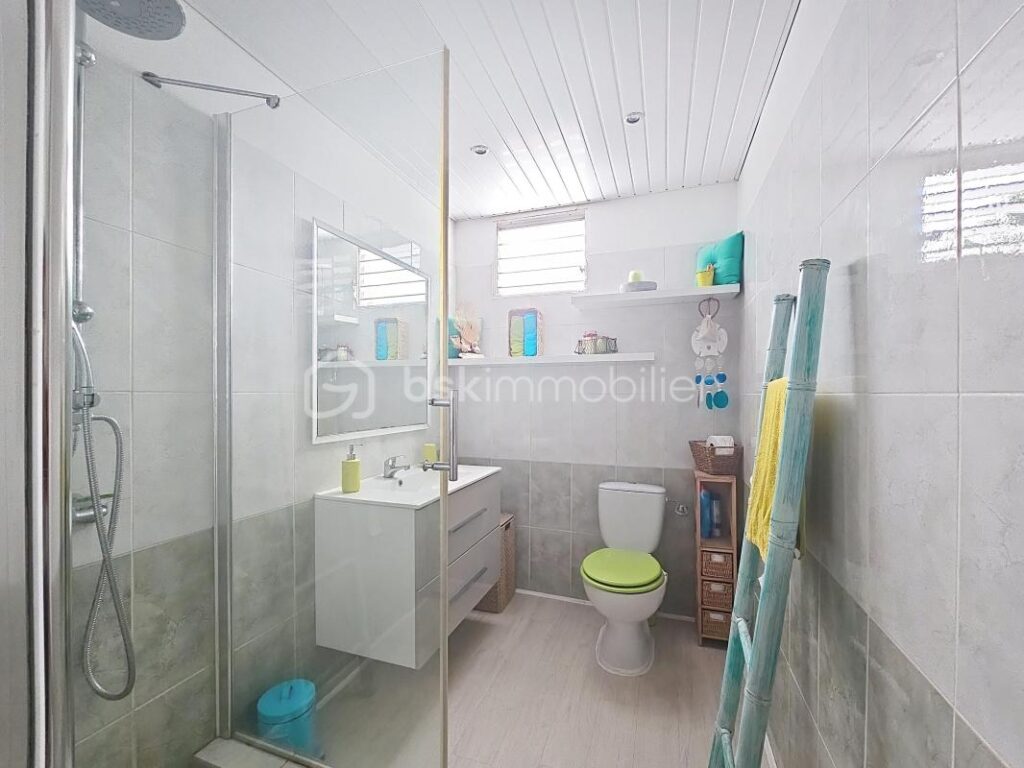 Villa avec piscine 3 chambres , parcelle 1000 m2 – 4 pièces – 3 chambres – 120 m²