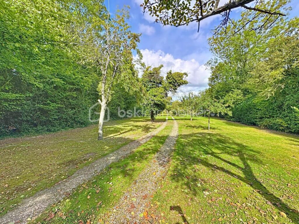 Maison de campagne avec grande dépendance et piscine – 6 pièces – 3 chambres – 129 m²
