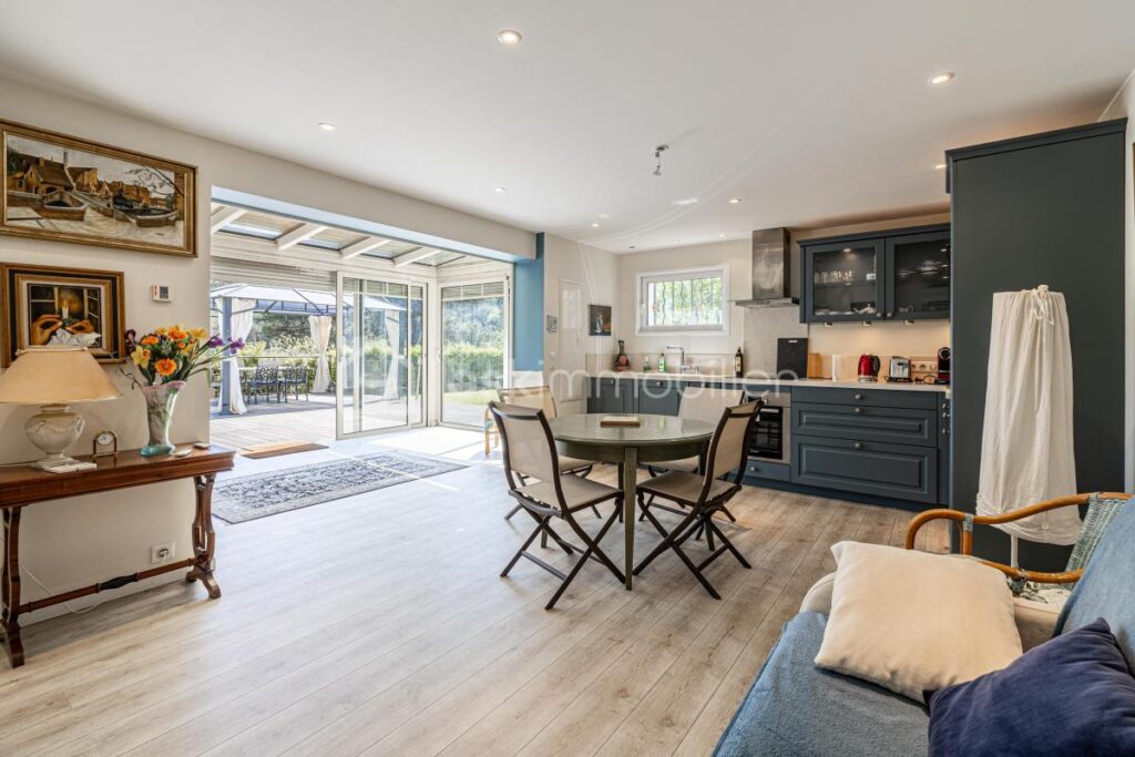 Valbonne – Villa d’exception au cœur de la nature, à pied du village – 12 pièces – 8 chambres – 518 m²