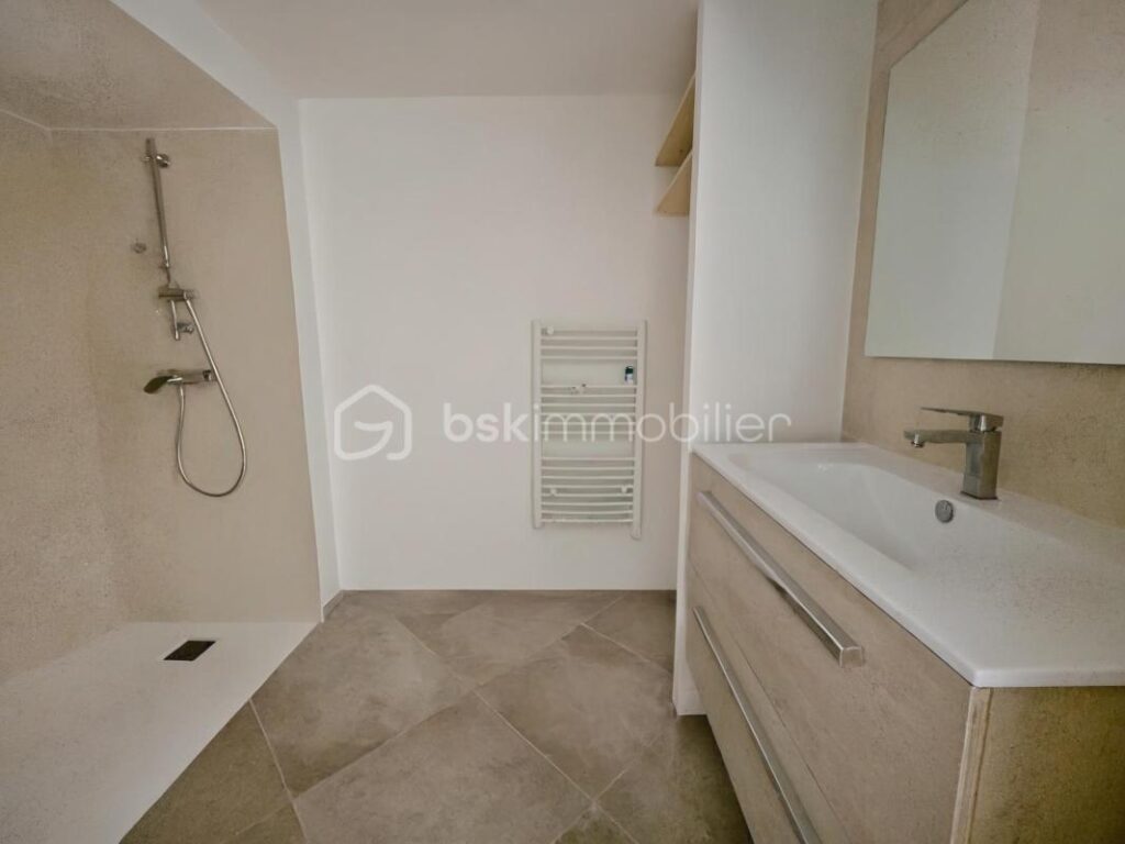 APPARTEMENT DE 79 M² AVEC TERRASSE – DRAGUIGNAN – 3 pièces – 3 chambres – 79 m²