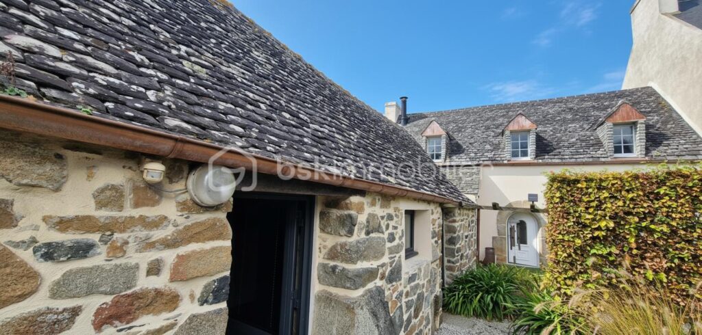 MAISON ET GITES EMPLACEMENT IDEAL! – 7 pièces – 4 chambres – 140 m²