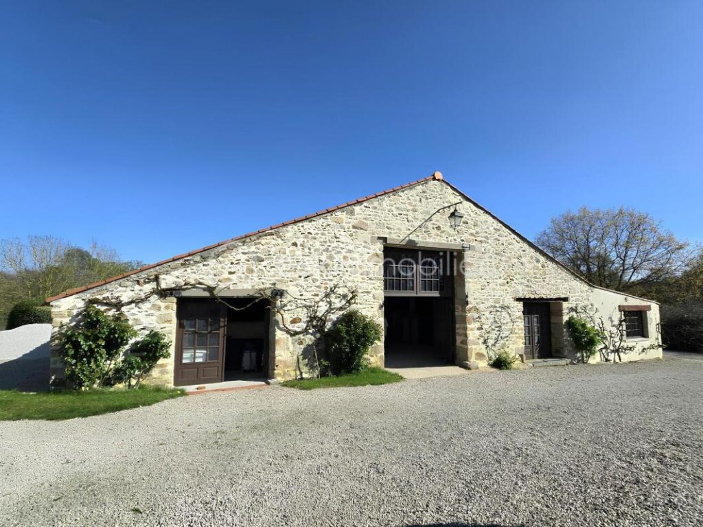 MAGNIFIQUE LOGIS ÉQUESTRE – 7 pièces – 4 chambres – 200 m²