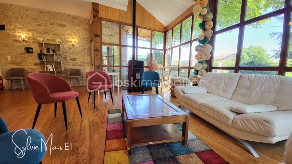 Maison et gîte 15 pièces – 2 piscines Parc arboré – 15 pièces – 9 chambres – 520 m²