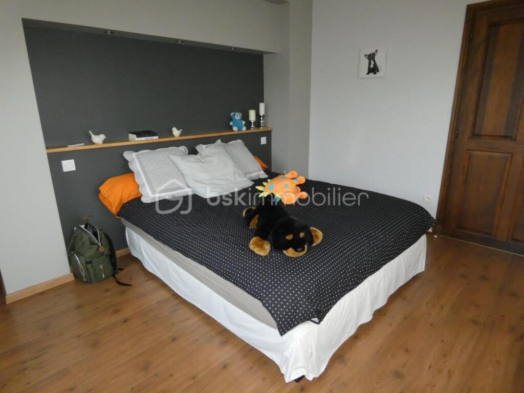 A proximité de Roanne, Villerest 42300, superbe maison de caractère, 9 pièces, 6 chambres, cadre de vie exceptionnel et vue panoramique sur le lac de VILLEREST – 9 pièces – 6 chambres – 377 m²