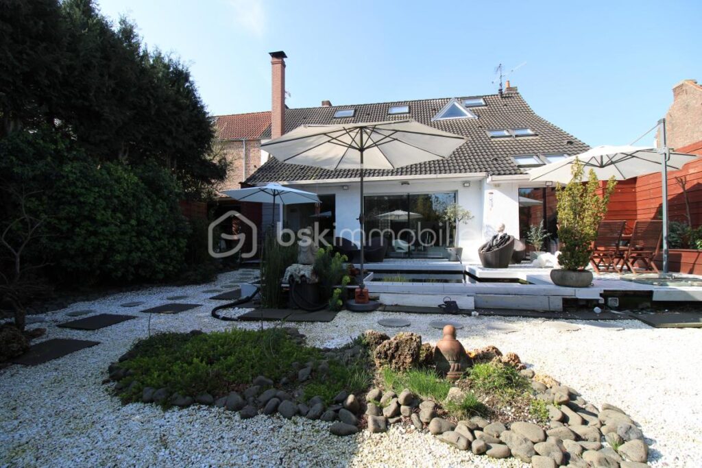 Maison 205 m2 5 ch – 7 pièces – 5 chambres – 205 m²