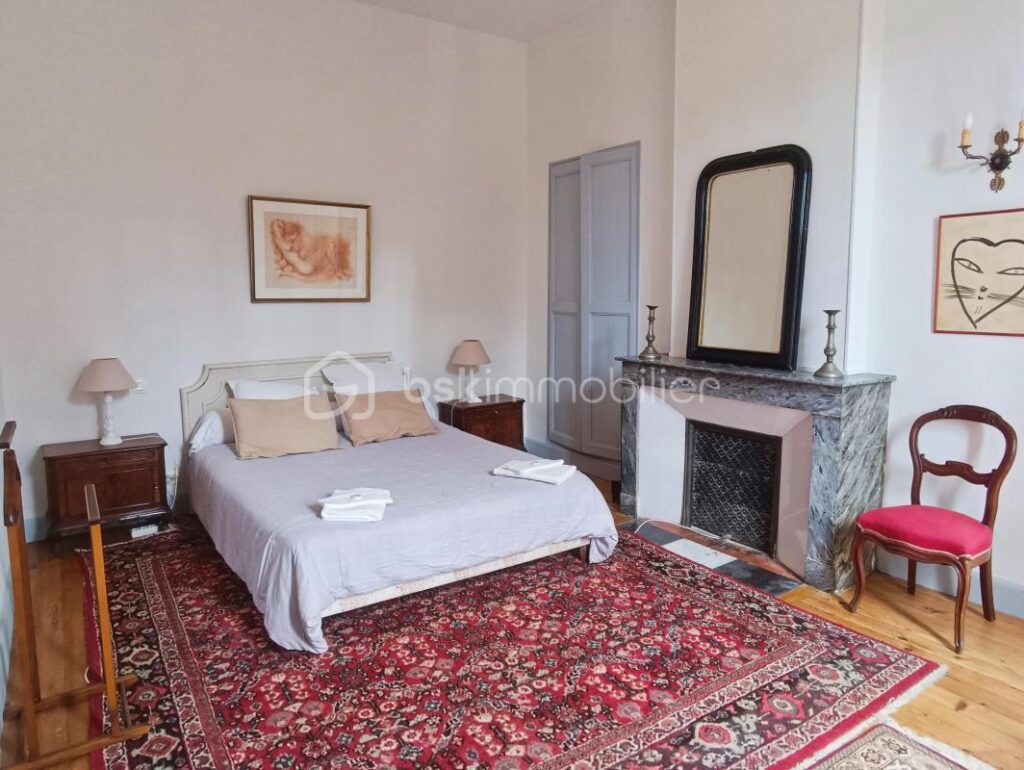 Un Voyage Hors du Temps à Auch – 7 pièces – 4 chambres – 210 m²