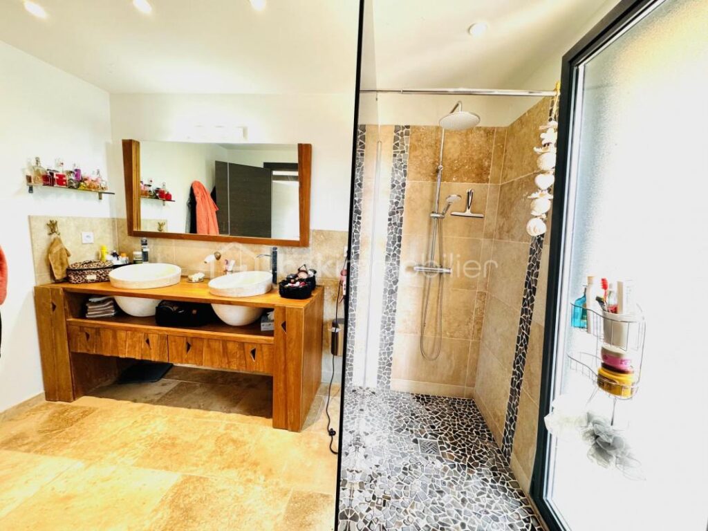 Propriété d’exception de 300m2 – Parc du LUBERON – Corbières en Provence – 10 pièces – 6 chambres – 301 m²