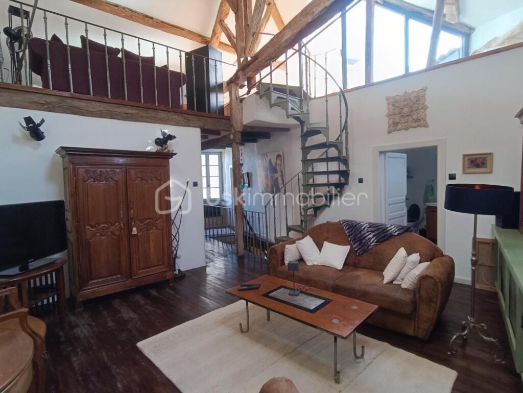 Maison de charme avec vue panoramique et piscine d’exception – 5 pièces – 2 chambres – 118 m²