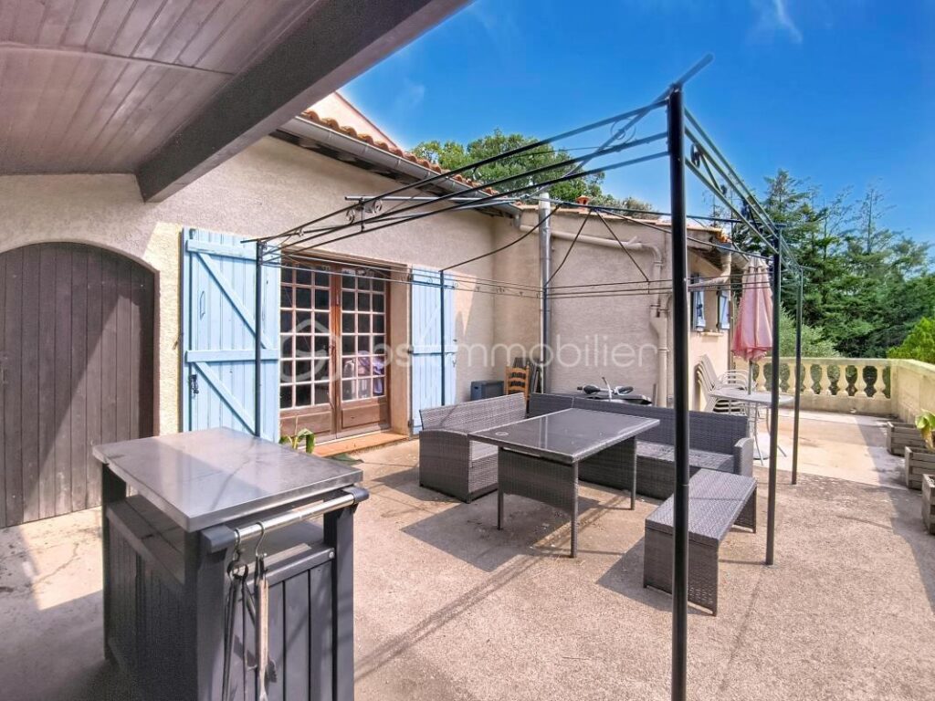 Grande maison familiale de 287 m² avec jardin, piscine et garage – Bédarieux – 11 pièces – 4 chambres – 287 m²