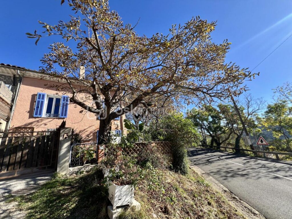 Vente maison de ville – 4 pièces avec terrasse – 4 pièces – 3 chambres – 78 m²