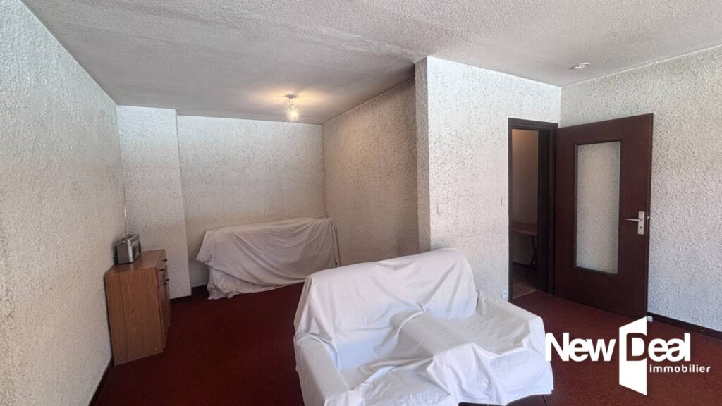 APPARTEMENT 2 Pièces – PARKING COUVERT PRIVATIF – CAVE – TERRASSE COUVERTE Plein SUD – 2 pièces – 1 chambre – 44 m²